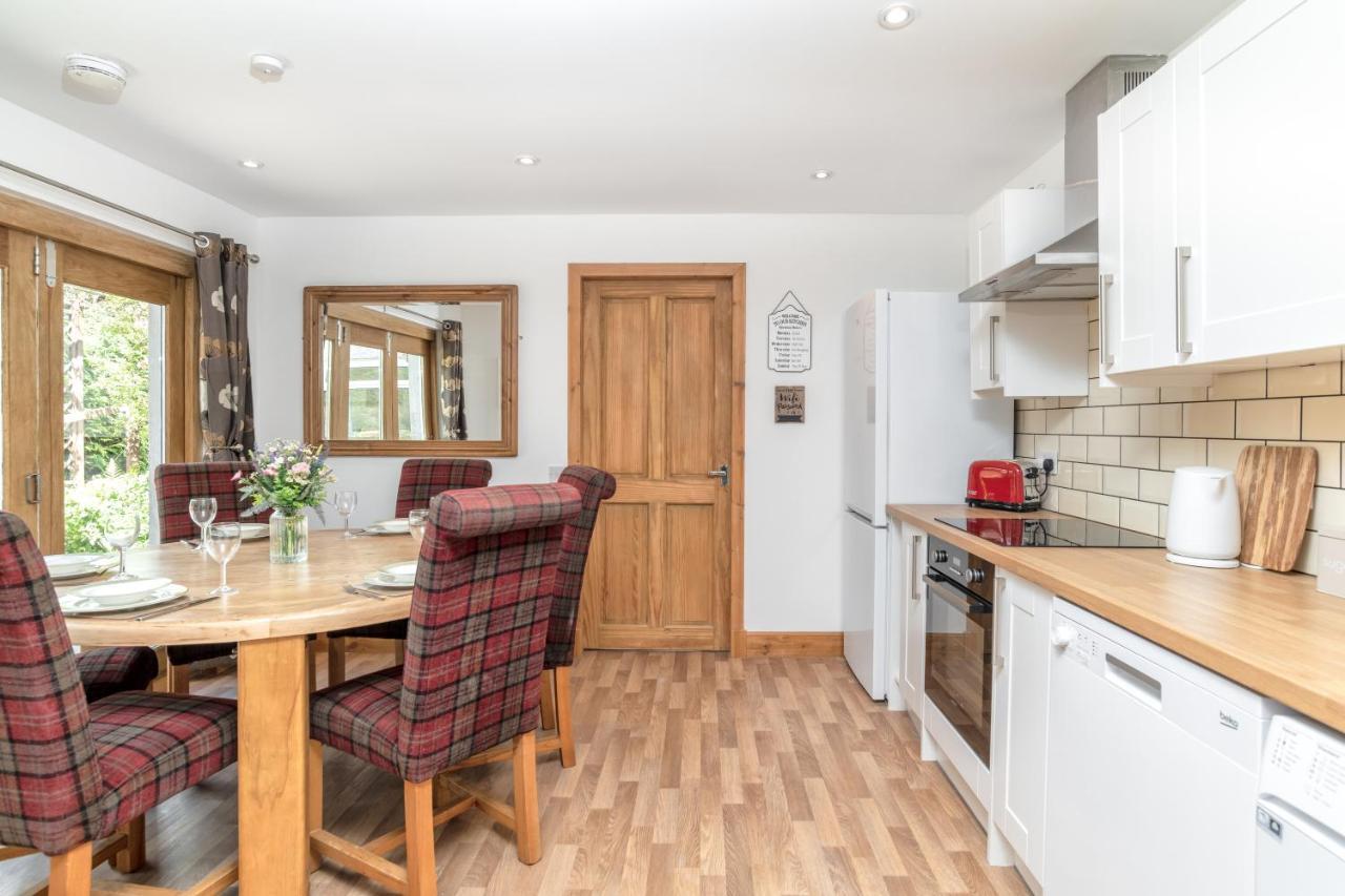Dormie Cottage, Lovely Bright And Spacious Bungalow With Wood Fire Ballater Exterior foto